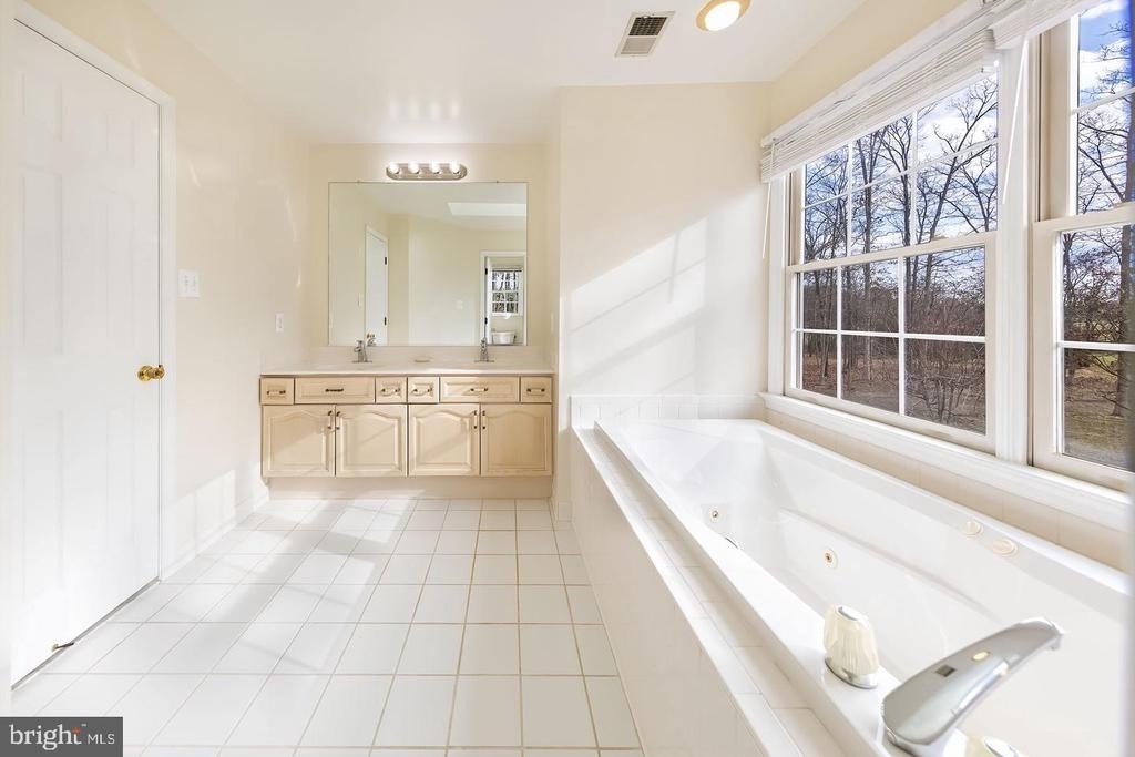 36767 Pelham Court - Photo 18