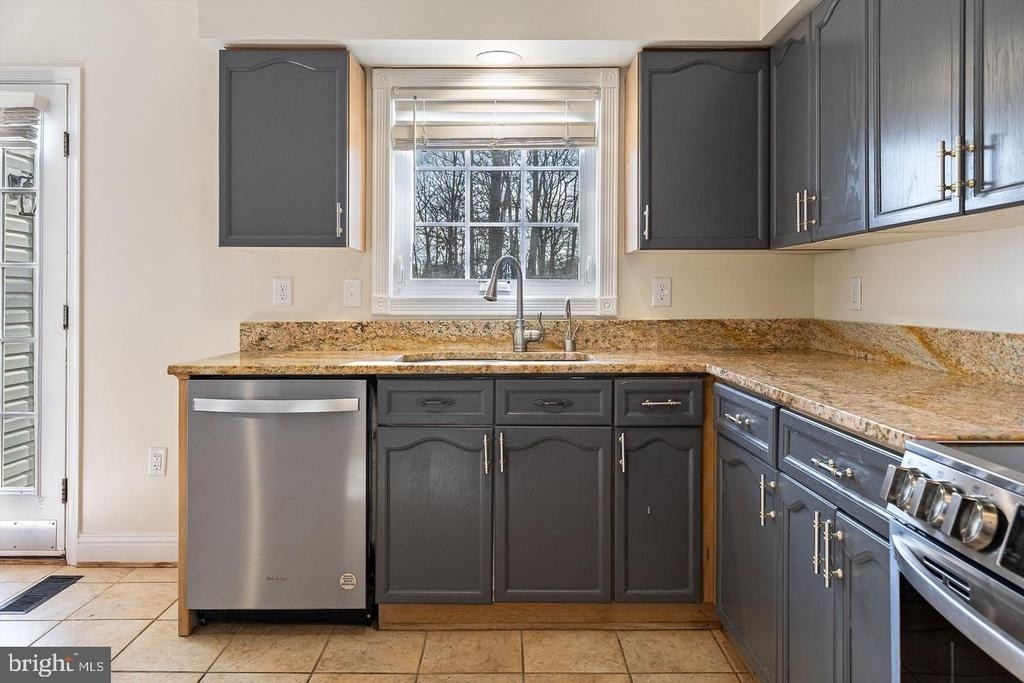 36767 Pelham Court - Photo 12