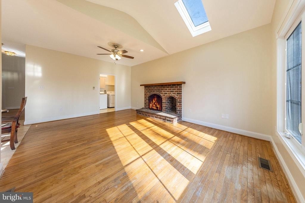 36767 Pelham Court - Photo 8