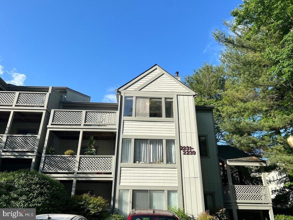 2239 Hunters Run Drive - Photo 0