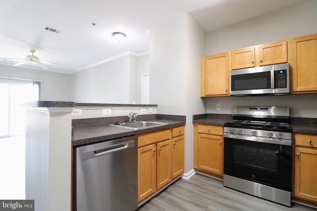 5117 Travis Edward Way - Photo 6