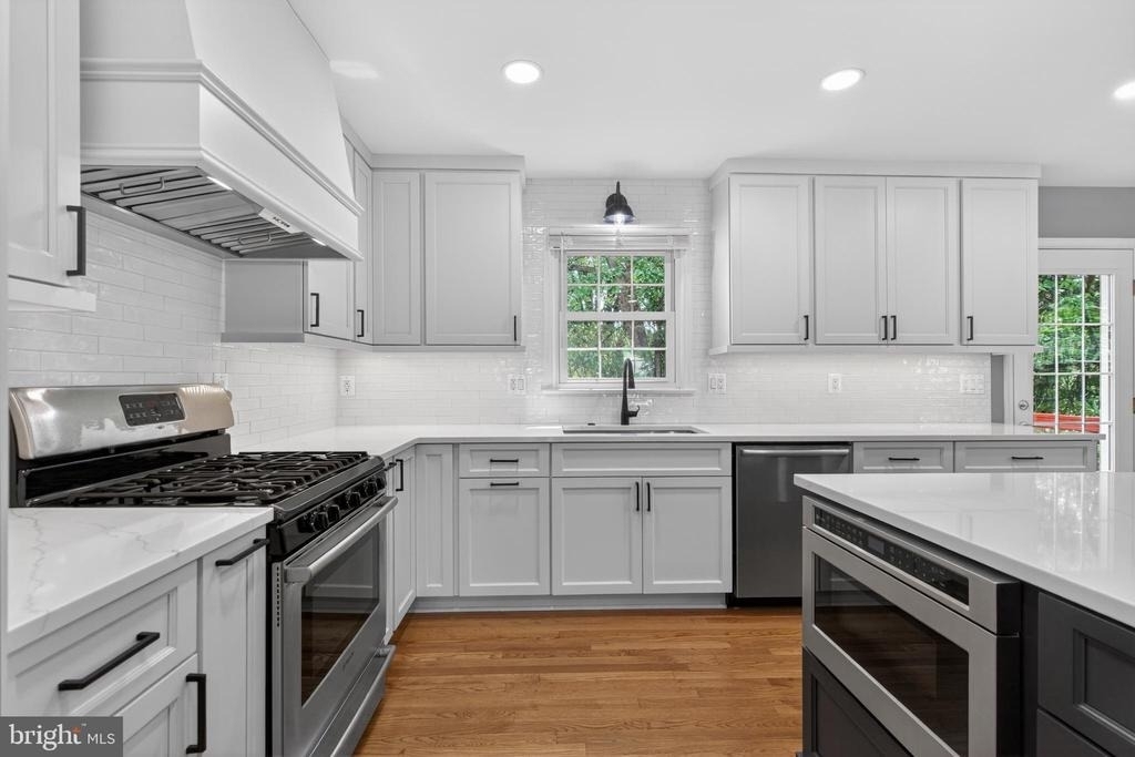 9801 Meadow Valley Drive - Photo 3