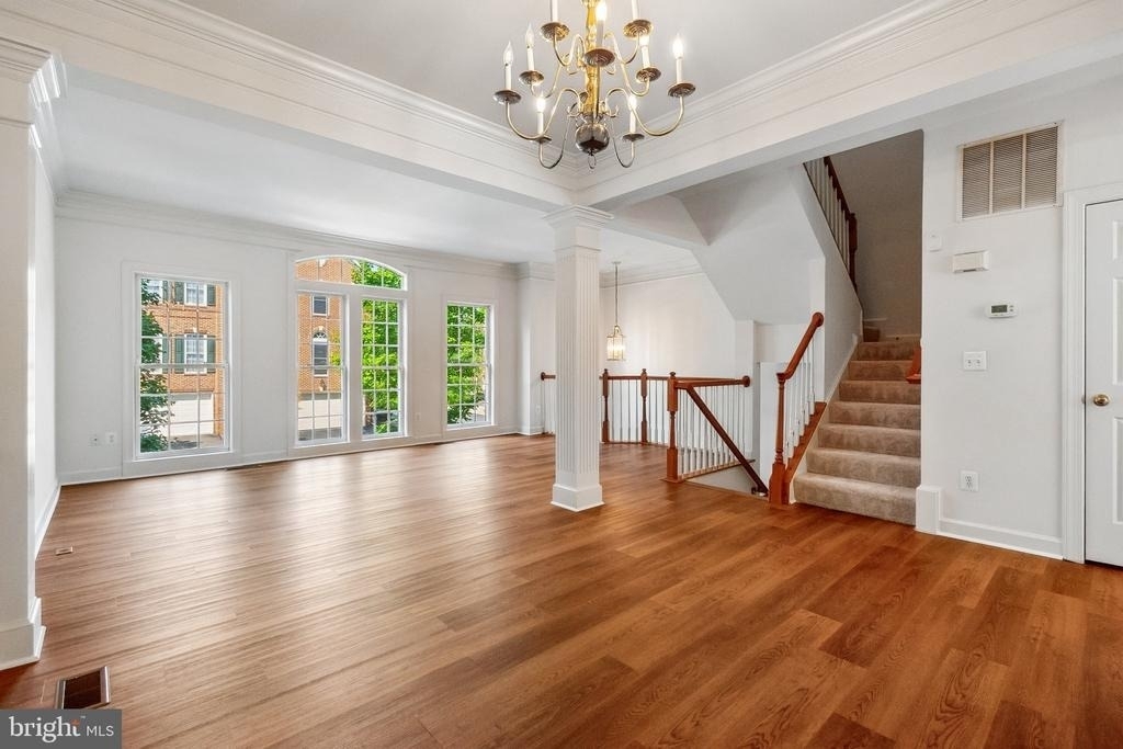 8028 Samuel Wallis Street - Photo 3