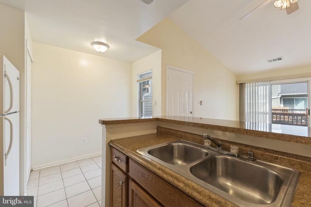 8633 Beekman Place - Photo 6