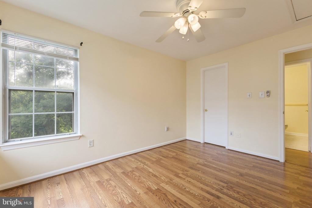 8633 Beekman Place - Photo 14