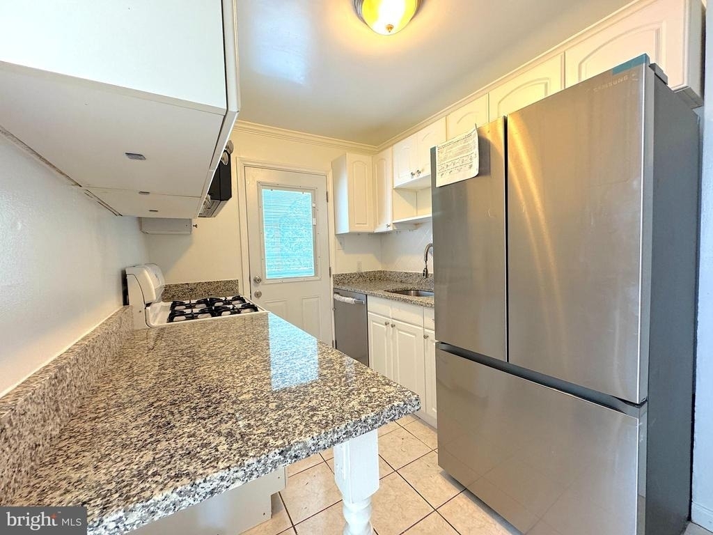 5700 Fenwick Drive - Photo 9