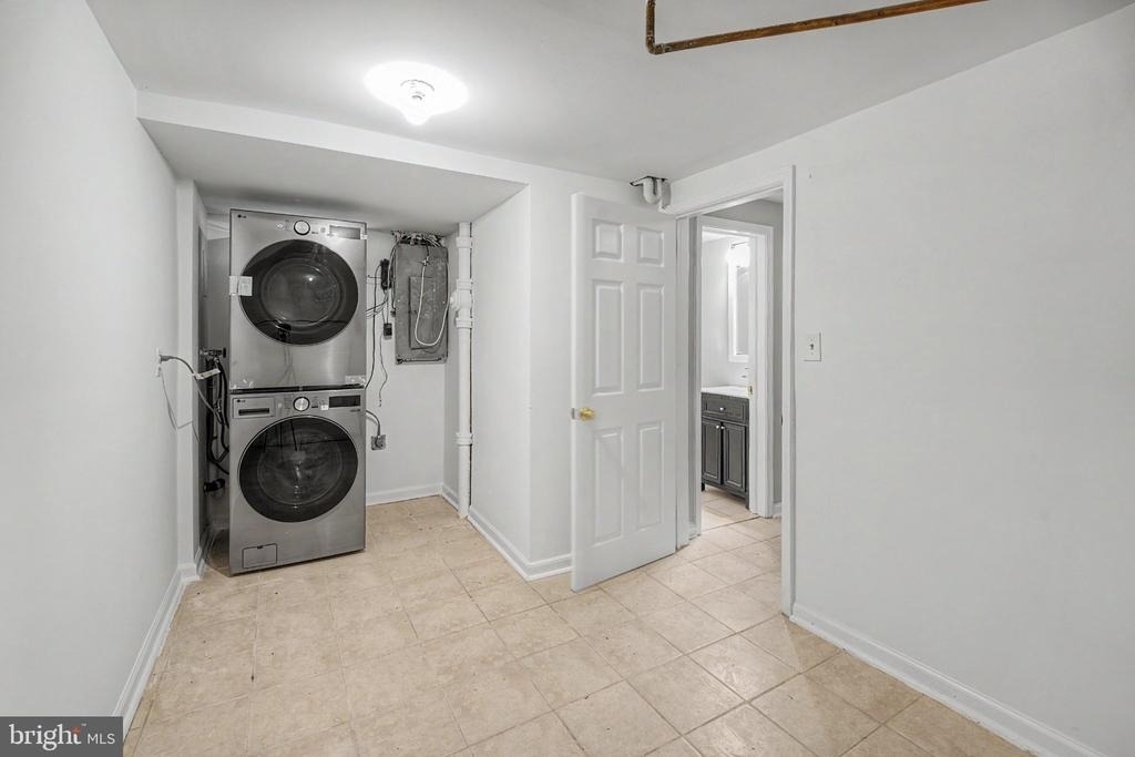 10708 Norman Avenue - Photo 21