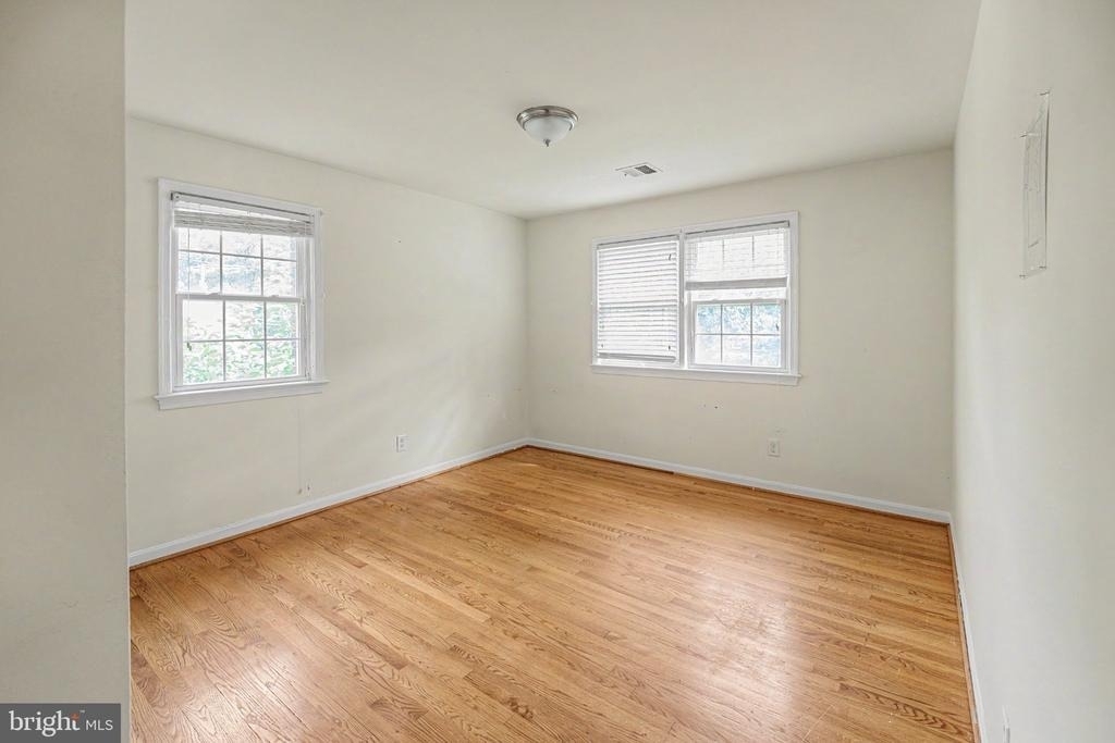 10708 Norman Avenue - Photo 7