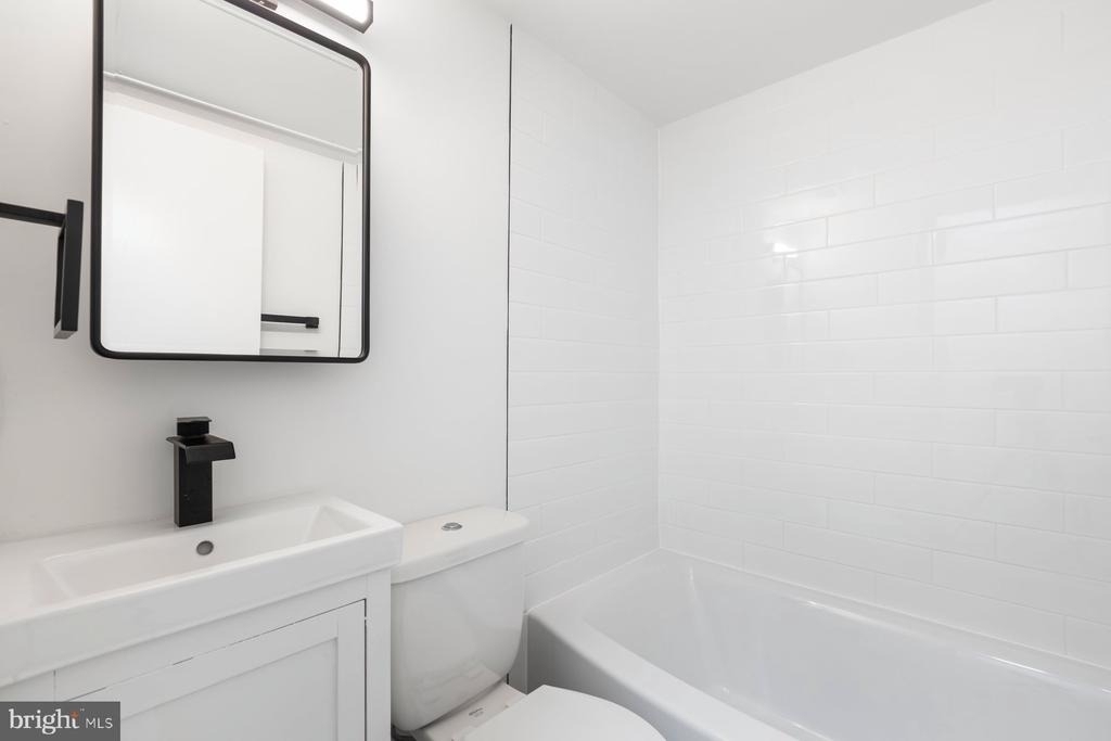 207 S Patrick Street - Photo 2