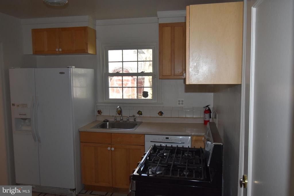 6001 26th Street N - Photo 4
