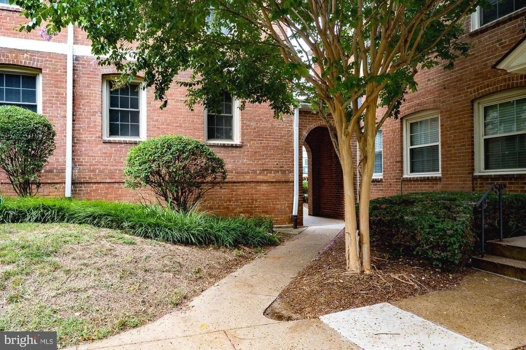 2805 Arlington Boulevard - Photo 18