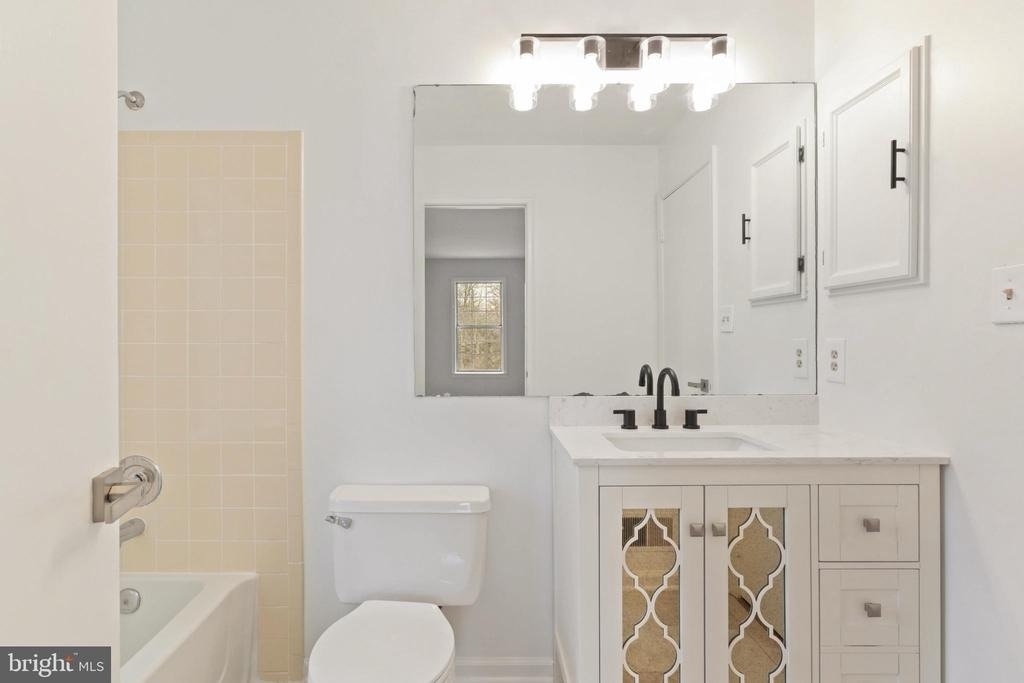2403 S Walter Reed Drive S - Photo 16