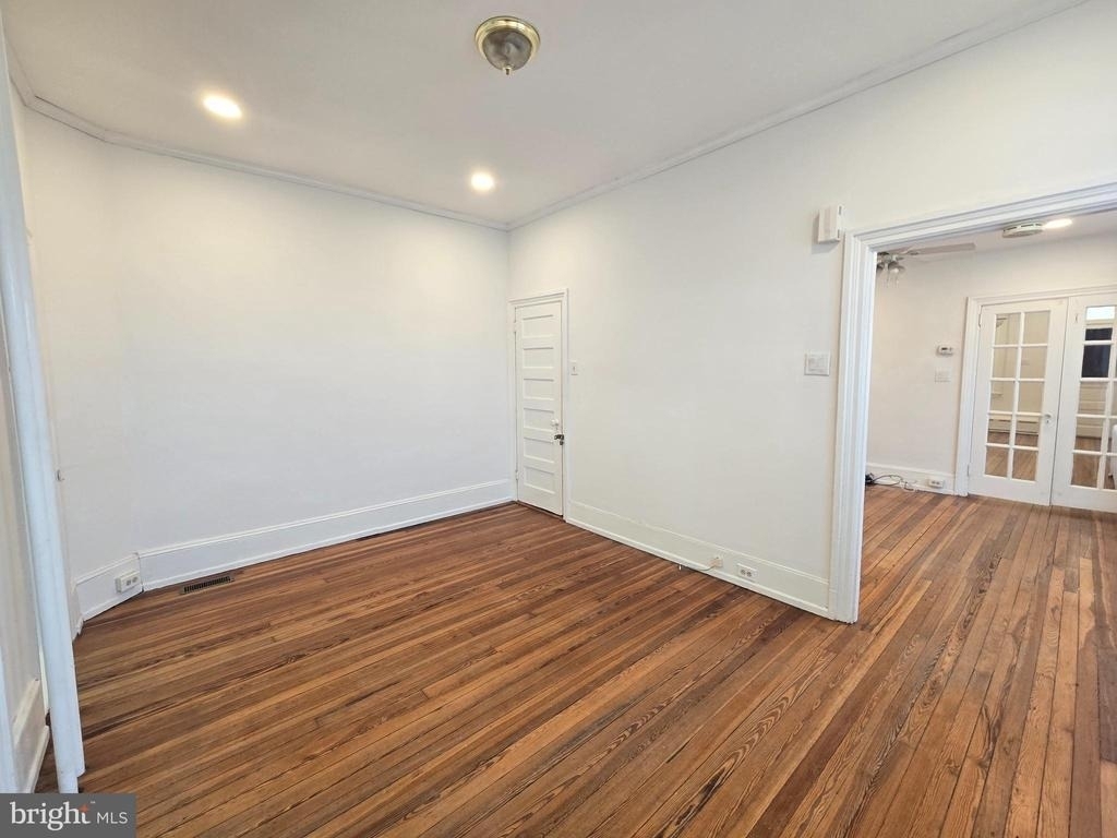 5455 Ridge Avenue - Photo 4