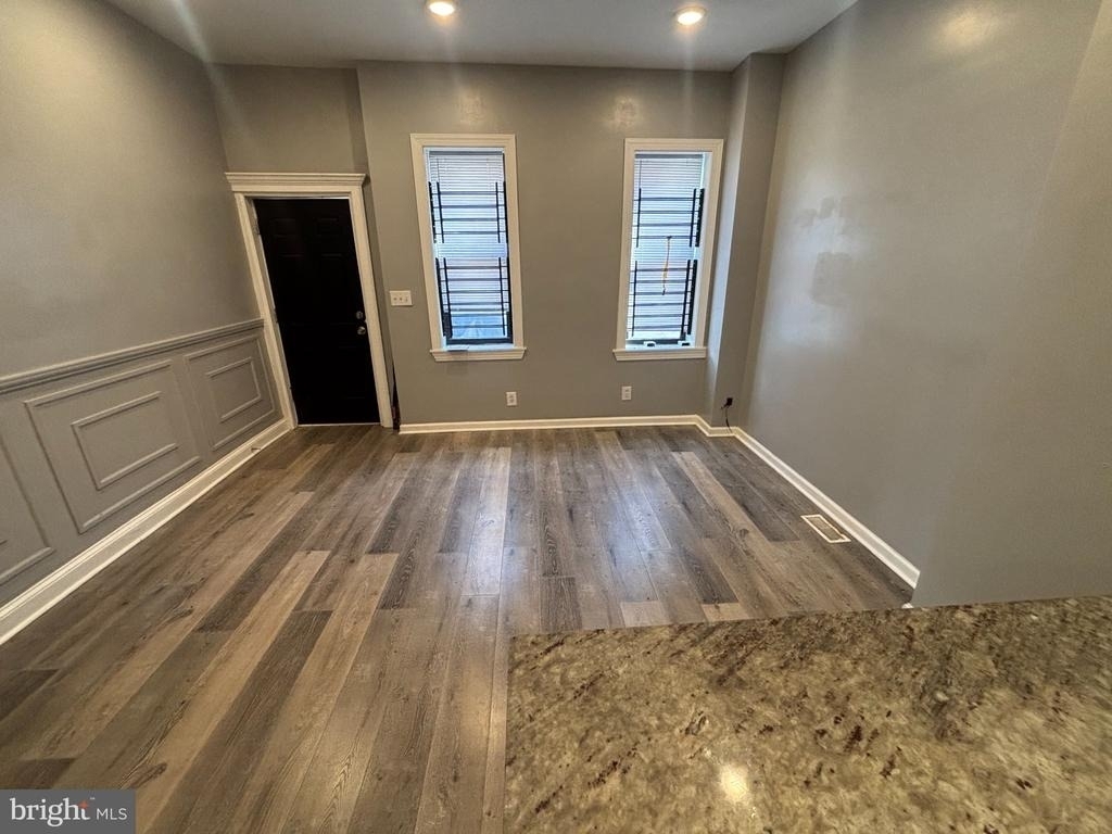 1717 Fontain Street - Photo 0