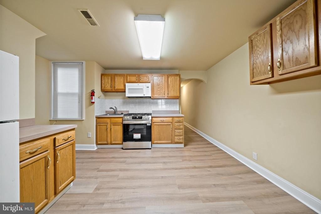 2118 S Broad Street - Photo 2