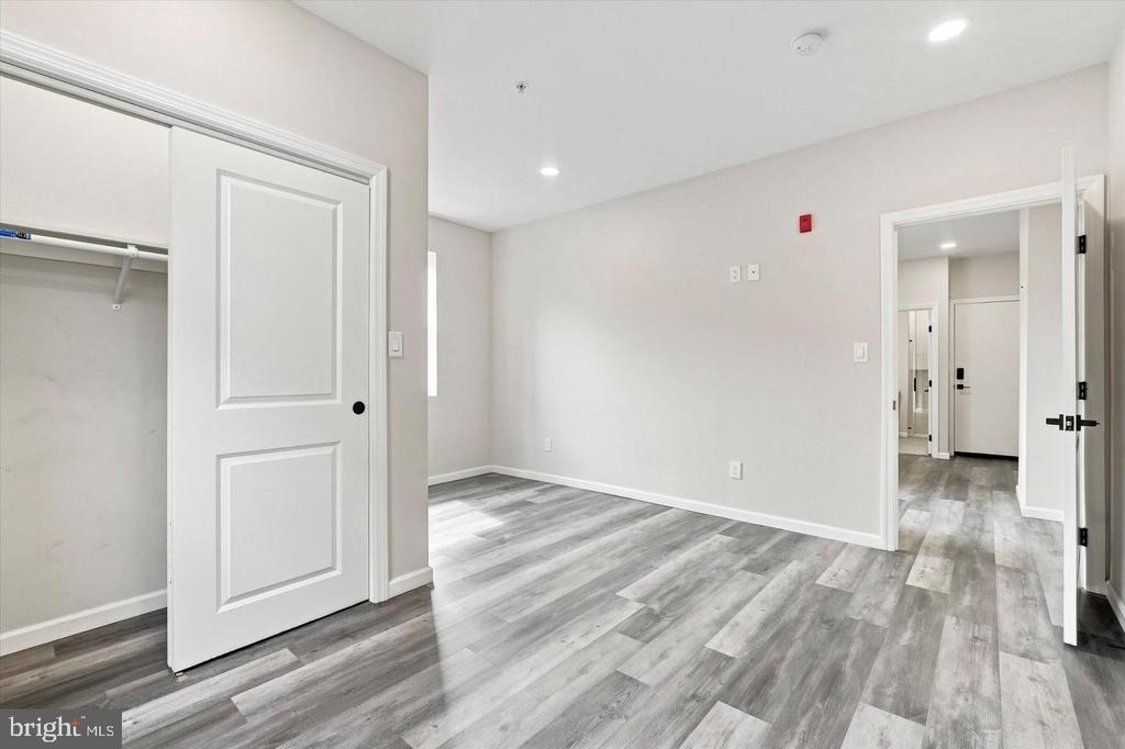 623 W Oxford Street - Photo 6