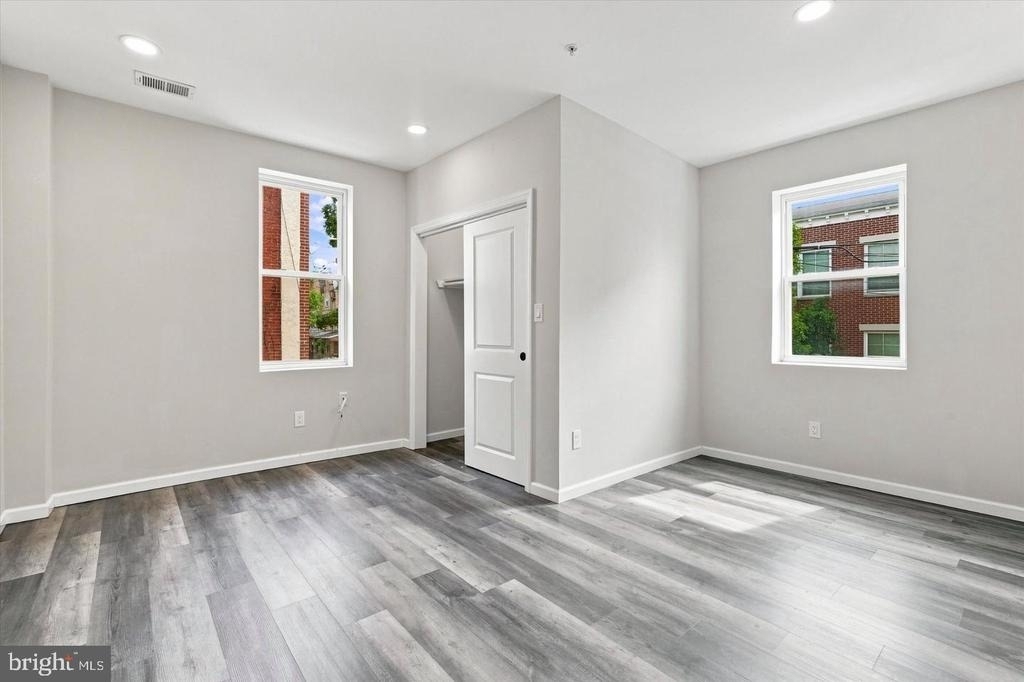 623 W Oxford Street - Photo 5