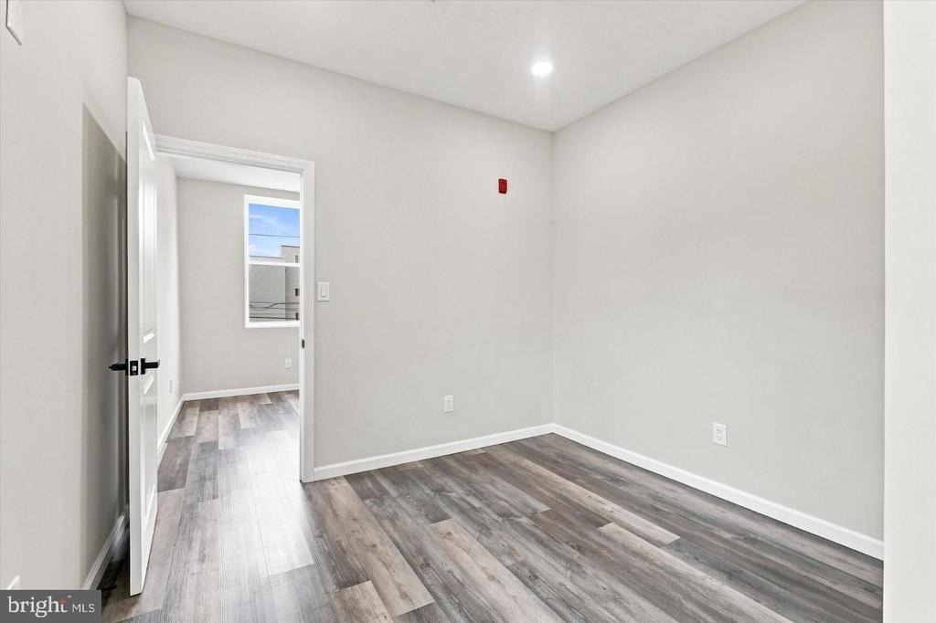 623 W Oxford Street - Photo 6