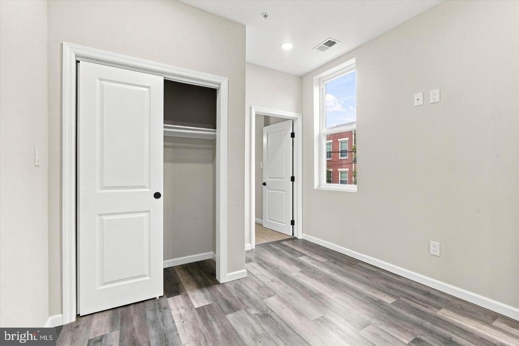 623 W Oxford Street - Photo 5