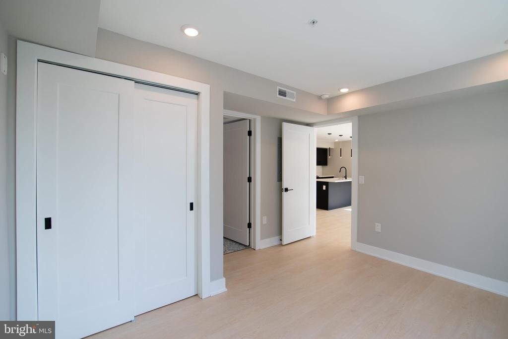 6604 Ridge Avenue - Photo 8