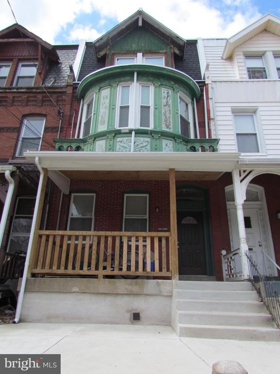 436 N 32nd Street - Photo 0