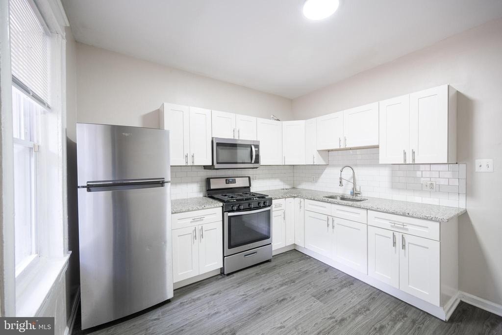 5847 Willows Avenue - Photo 10