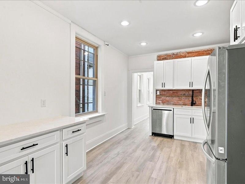2428 E Huntingdon Street - Photo 3