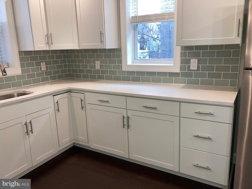 2225 W Thompson Street - Photo 16