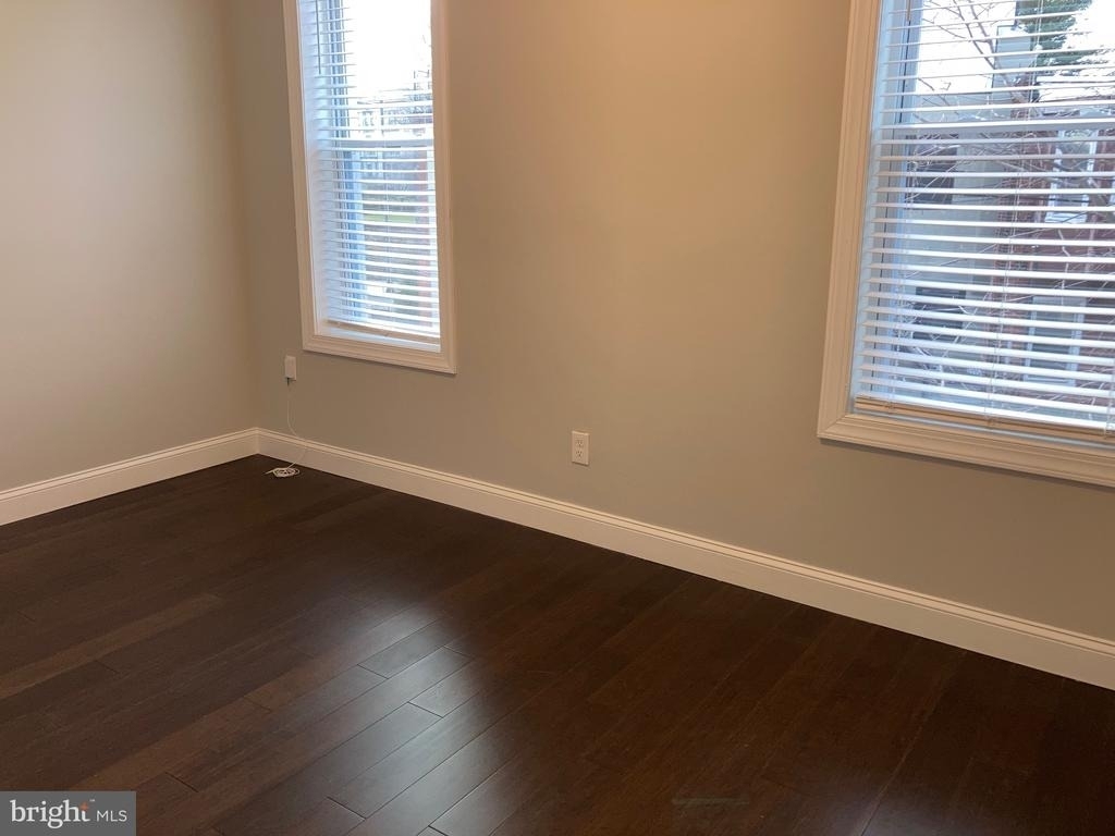 2225 W Thompson Street - Photo 8