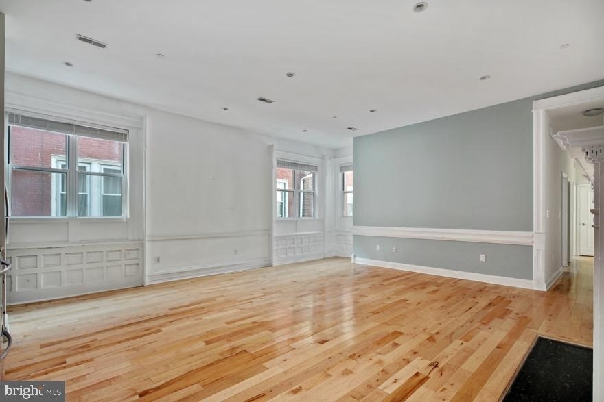 1311 Spruce Street - Photo 2