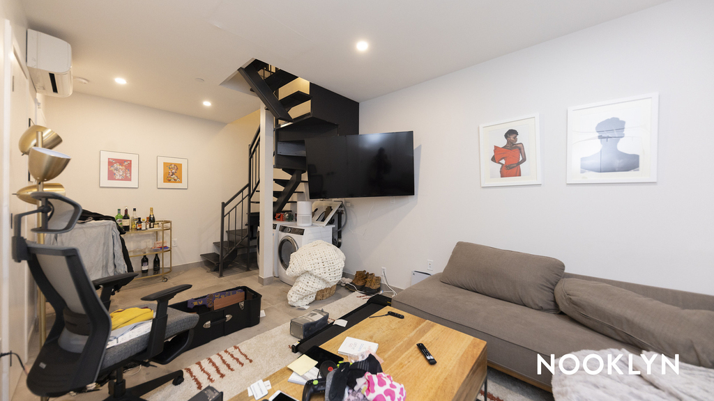 978 Kent Ave - Photo 5