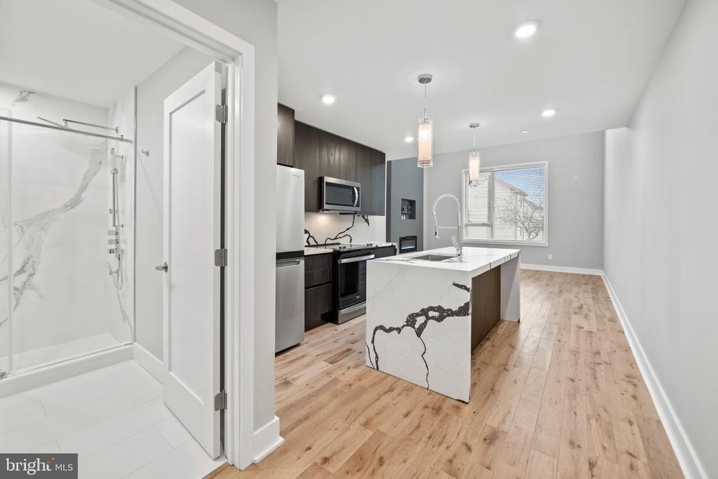 1000 W Girard Avenue - Photo 1