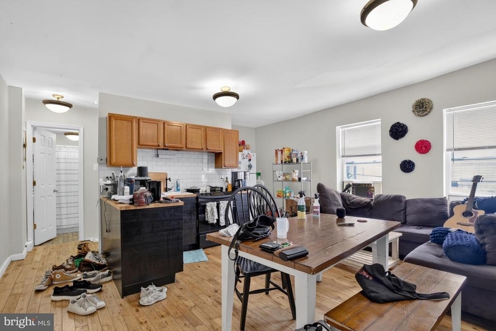 1655 S Bancroft Street - Photo 2