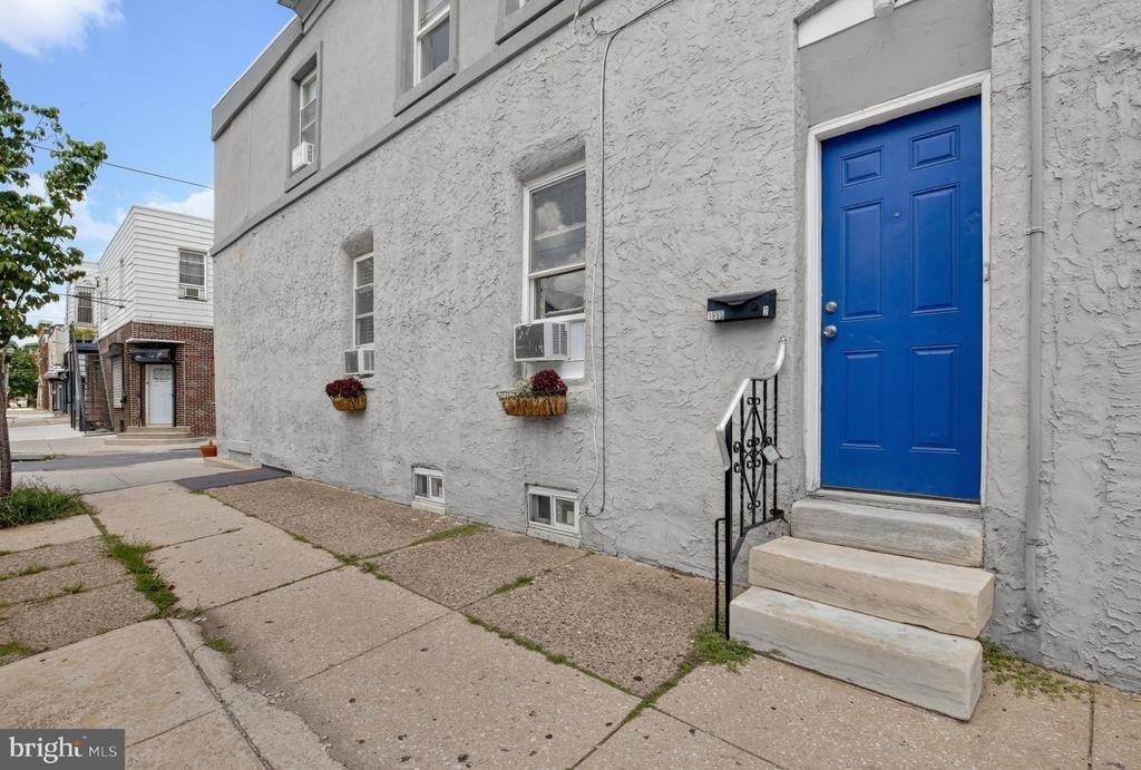1655 S Bancroft Street - Photo 0