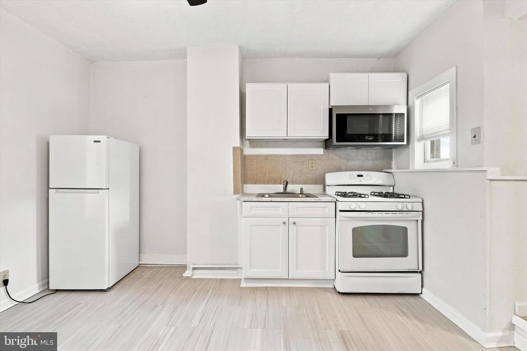 1139 Wharton Street - Photo 5