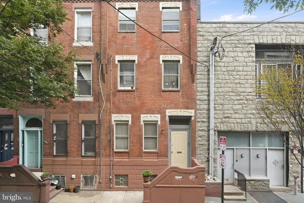 1139 Wharton Street - Photo 0