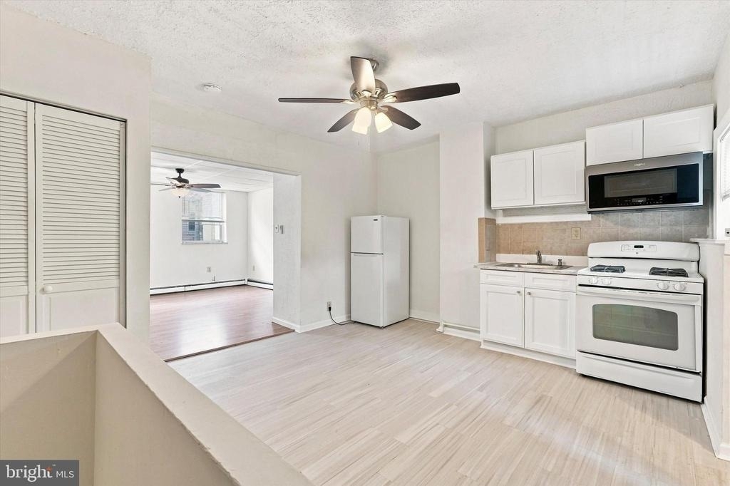 1139 Wharton Street - Photo 1