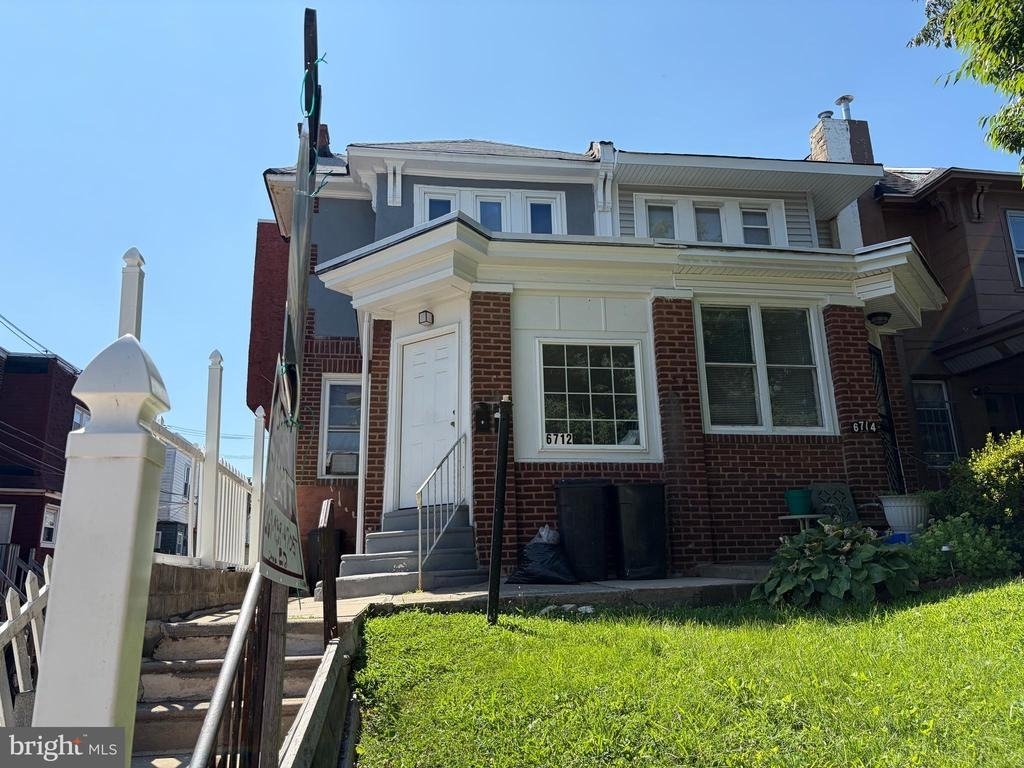 6712 N 18th Street - Photo 0