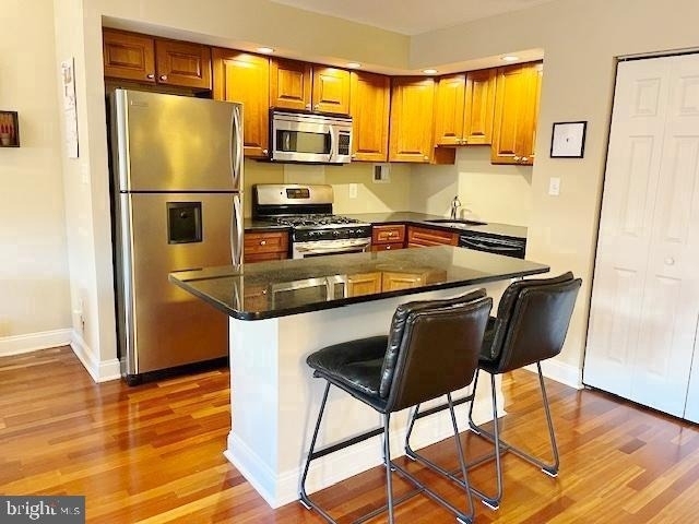 2101 Chestnut Street - Photo 2