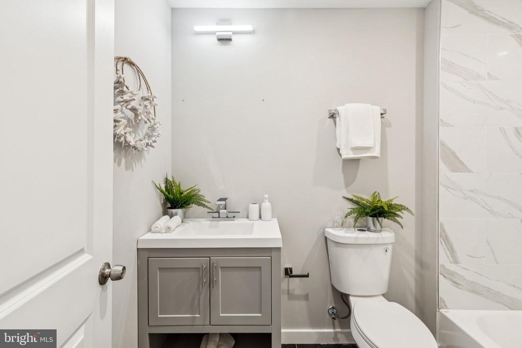 203 Haverford Avenue - Photo 20