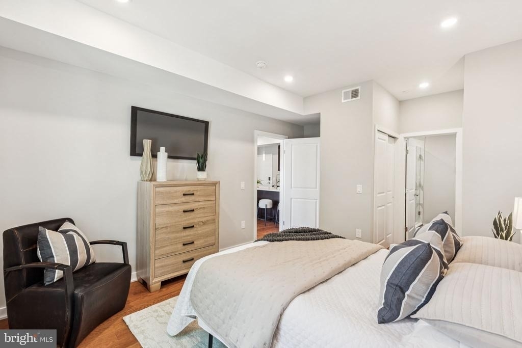203 Haverford Avenue - Photo 27
