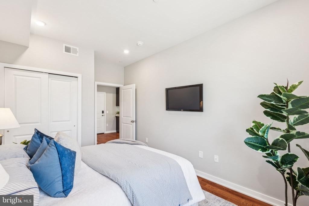 203 Haverford Avenue - Photo 24