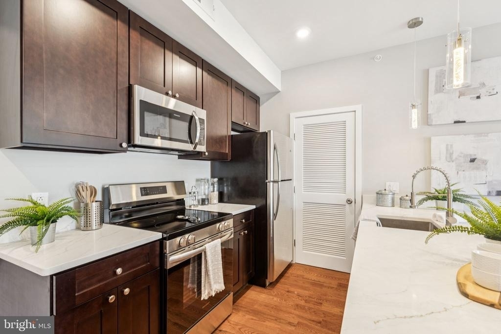 203 Haverford Avenue - Photo 6