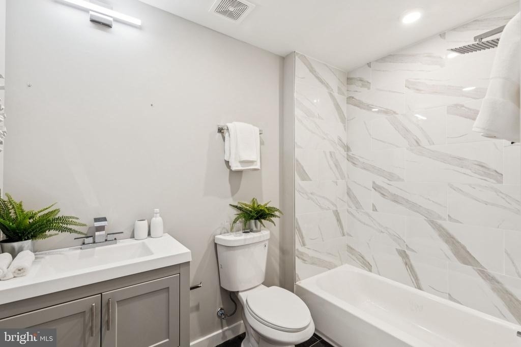 203 Haverford Avenue - Photo 21