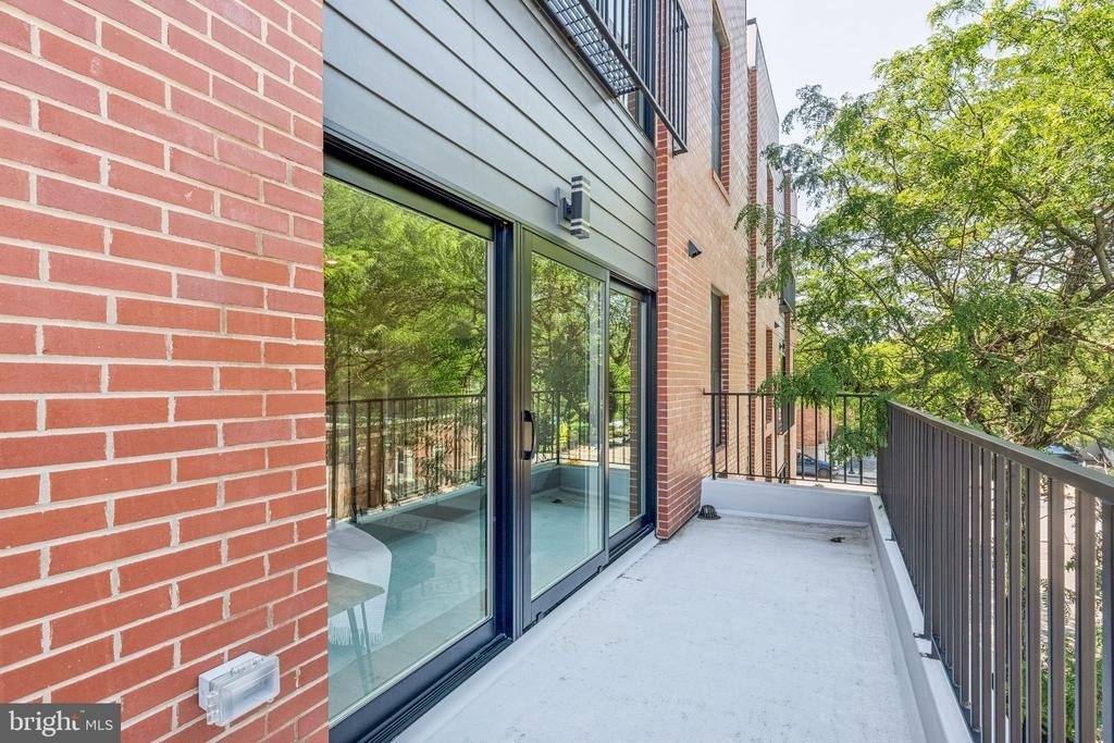 203 Haverford Avenue - Photo 16