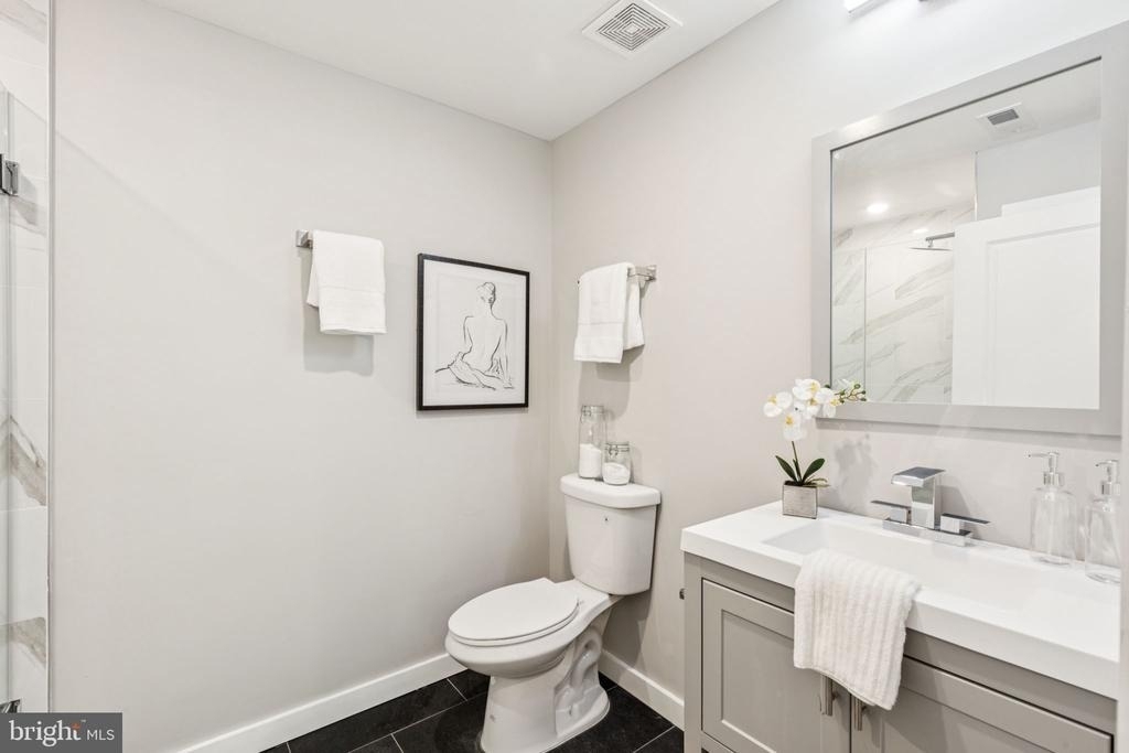 203 Haverford Avenue - Photo 29