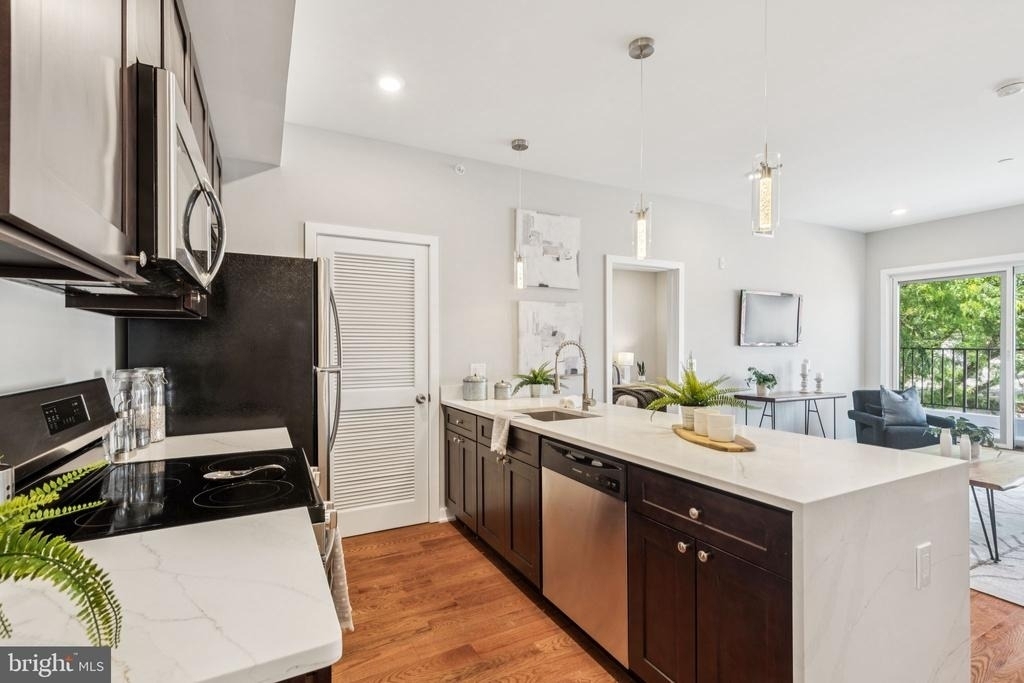 203 Haverford Avenue - Photo 4
