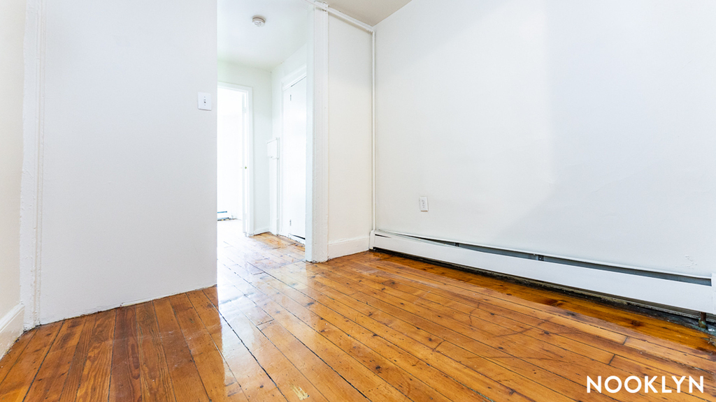 33 Montrose Ave - Photo 12