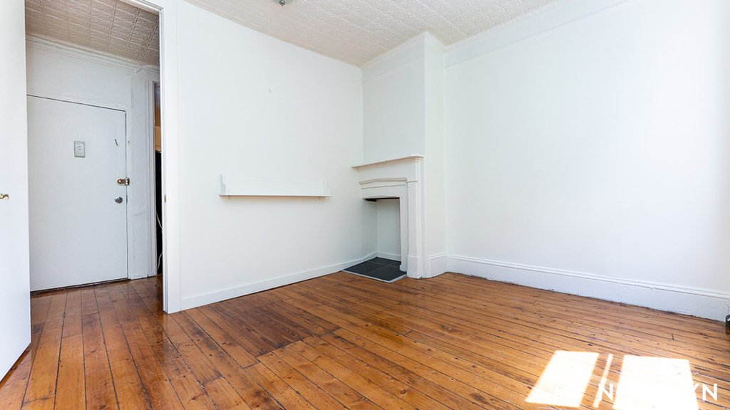 33 Montrose Ave - Photo 10