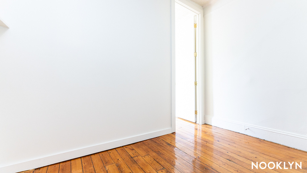 33 Montrose Ave - Photo 5